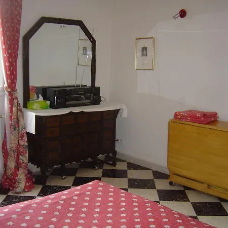 Le Pre A Ou B Habitación en casa particular *